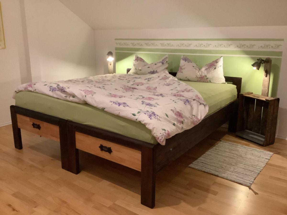 Gemuetliche, Grosszuegige Ferienwohnung Salzhausen Esterno foto